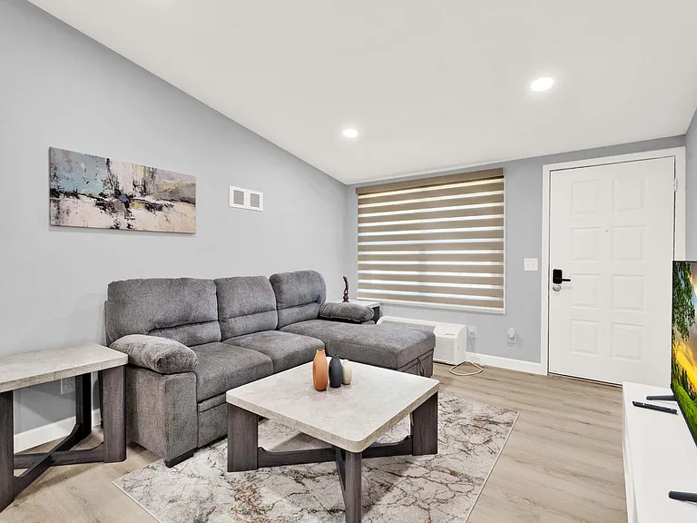 Heathmore Villas Apartments — Photo 26