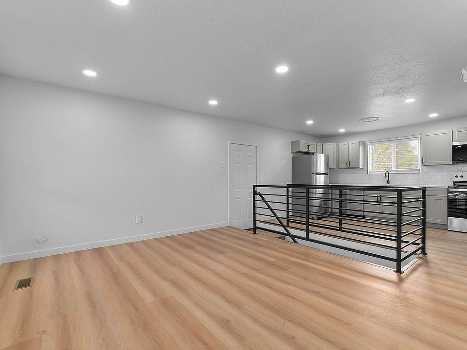 1st image of 103 W Arkansas Dr #103