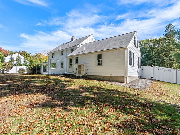 5th image of 14 Longfellow Rd