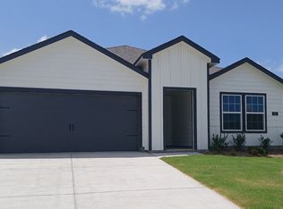 220 Whispering Oak Dr, Royse City, TX 75189