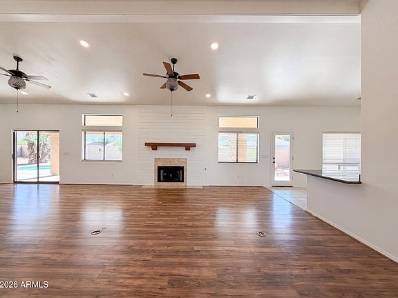 3rd image of 1207 E CLEARVIEW Drive