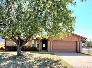 534 W C St, Jenks, OK 74037
