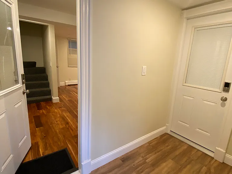 16 Crescent Ave #B — Photo 7