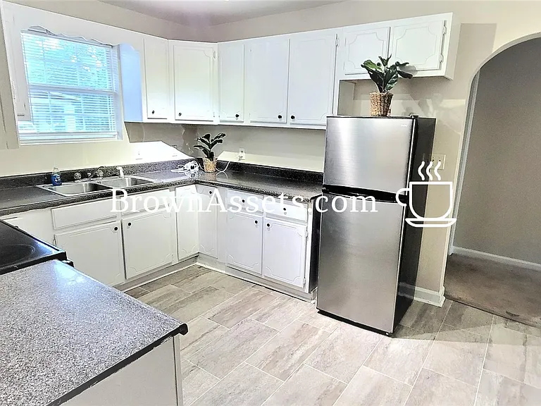 2722 B M Montgomery St — Photo 7