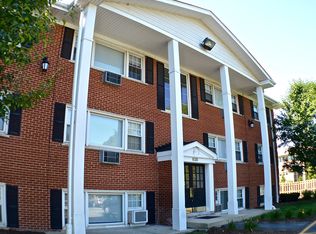0S610 Old York Rd APT 1B, Elmhurst, IL 60126