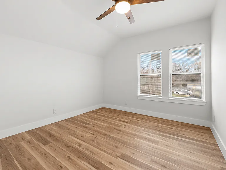 1595 Court Ave #201 — Photo 8