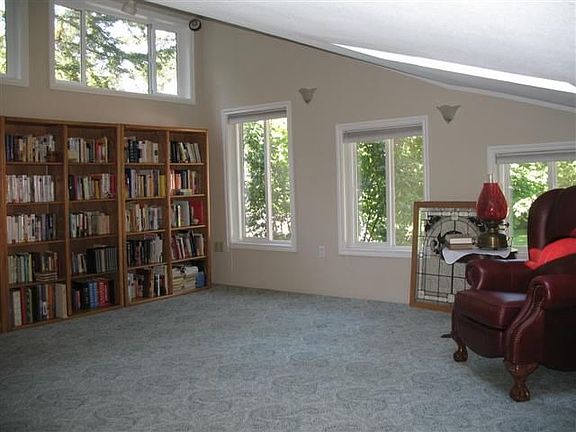 Hobby/Library Room