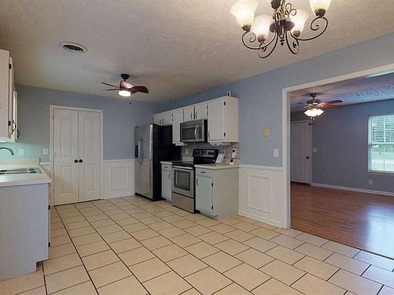 4th image of 154 Stones River Ln