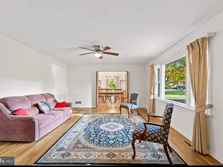 625 Pine Bluff Rd — Photo 3