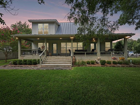 3rd image of 246 Blanco Dr