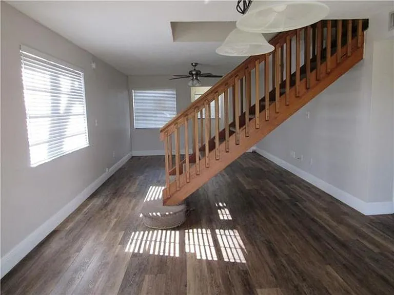 5240 SW 121st Ave — Photo 3