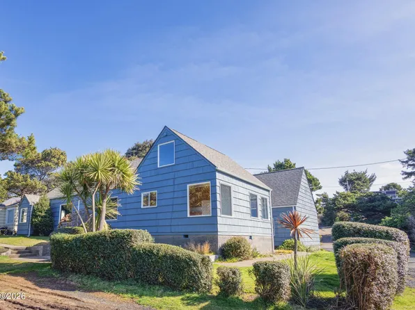 1208 SW Division St, Waldport, OR 97394