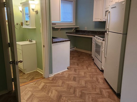 5th image of 636 Empire Rd #1