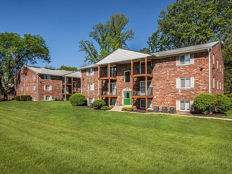 Aspen Pointe Apartments — Photo 13