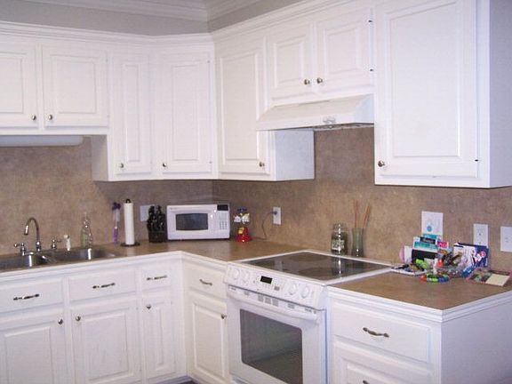 2nd image of 111 Ingleside Dr #12