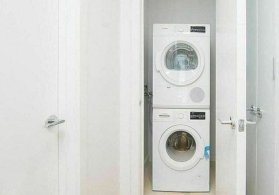 4th image of 434 Albee Sq #7DD