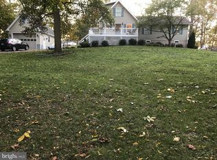 19 Southgate Cir, Charles Town, WV 25414