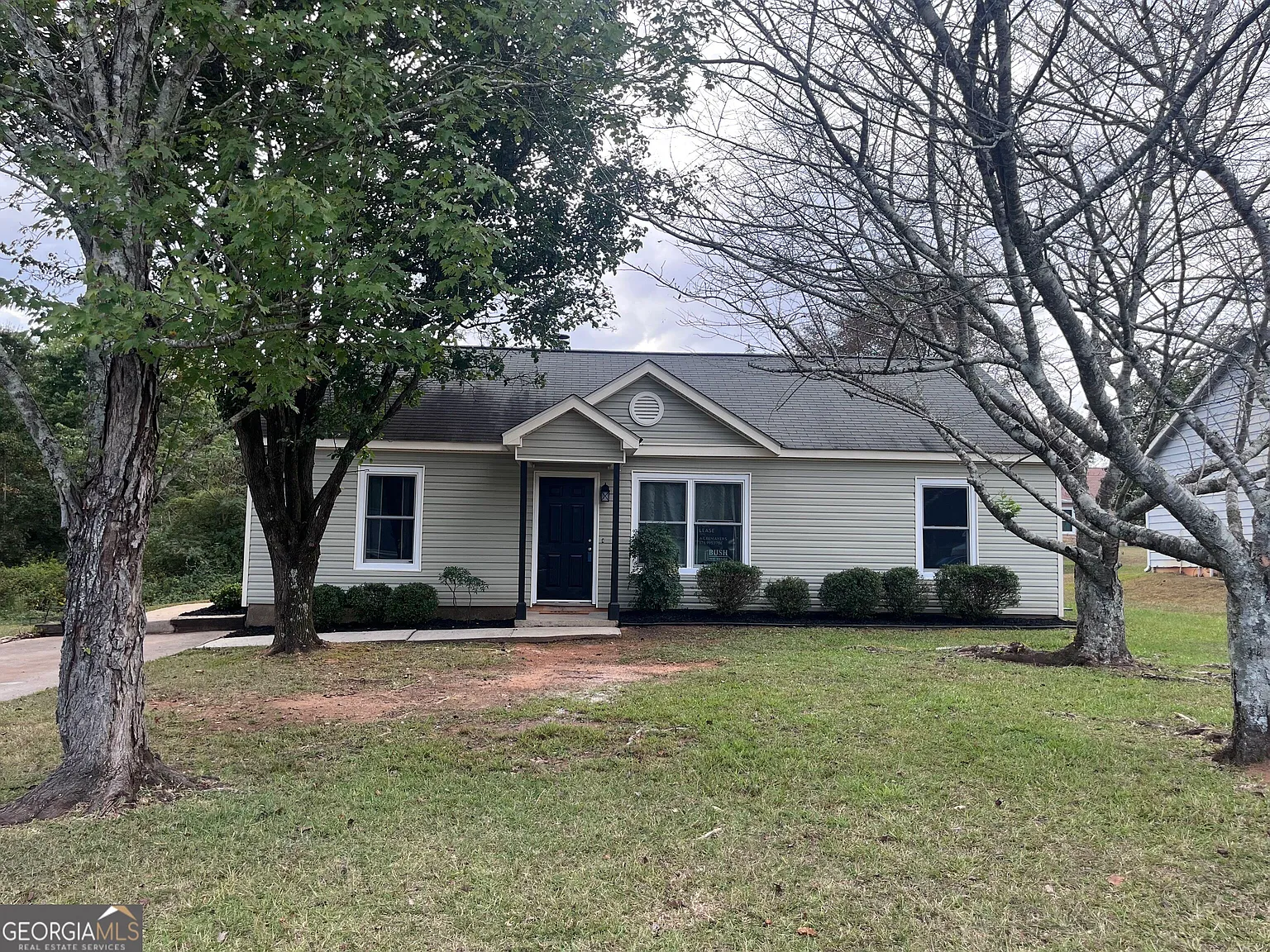 3 bed, 2.0 bath, 1118 sqft, $1,750 — Photo 2