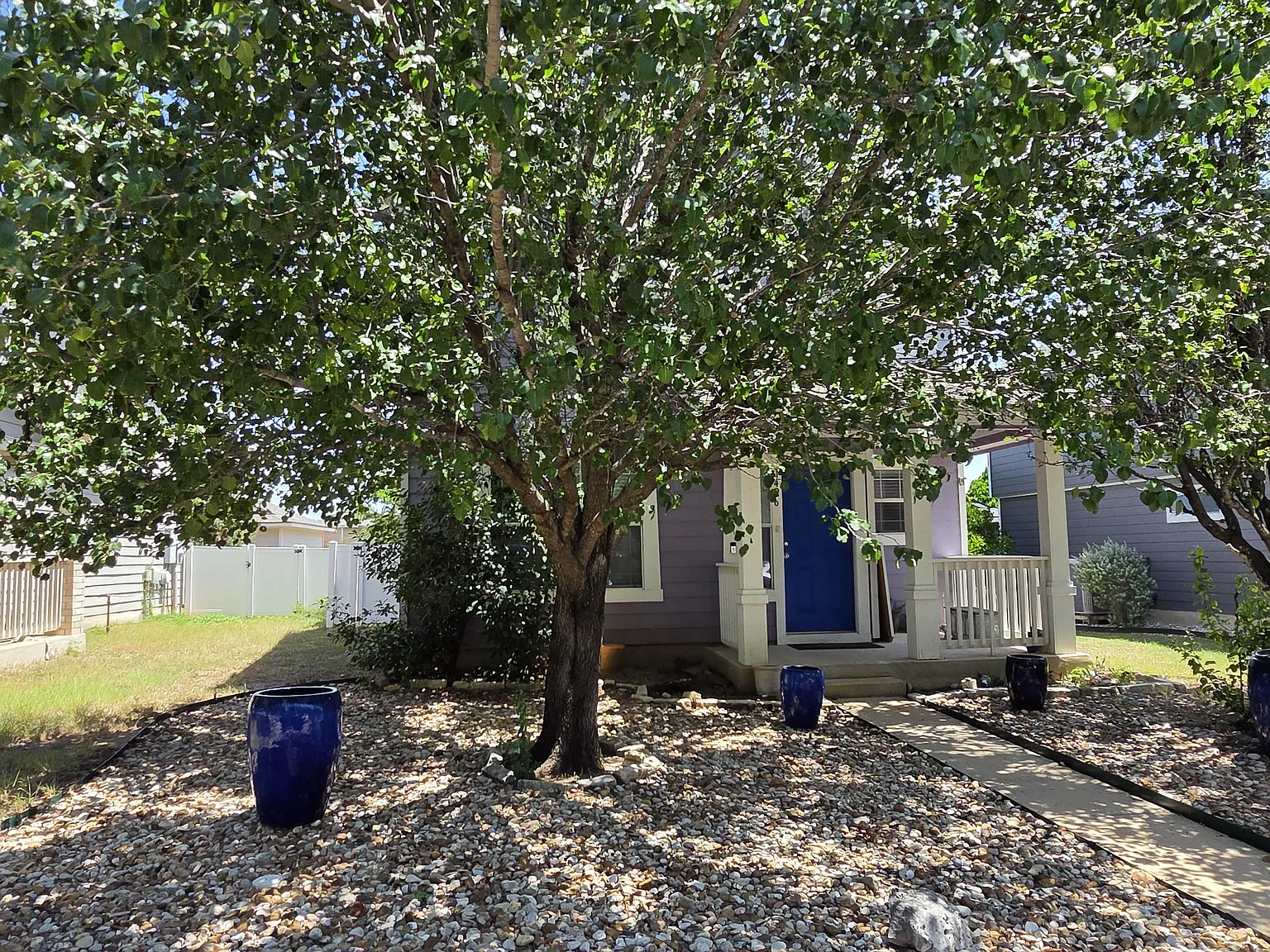 4 bed, 2.5 bath, 1970 sqft, $2,000 — Photo 2