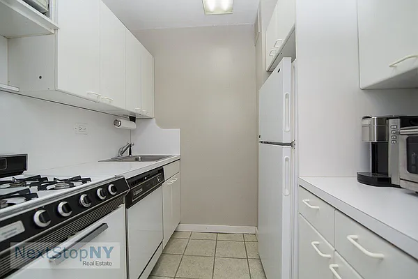 Sold by NextStopNY | media 4
