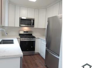 9772 Elmview Dr, Oakland, CA 94603