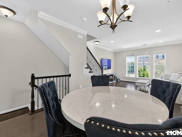 817 Fair Winds Way — Photo 3