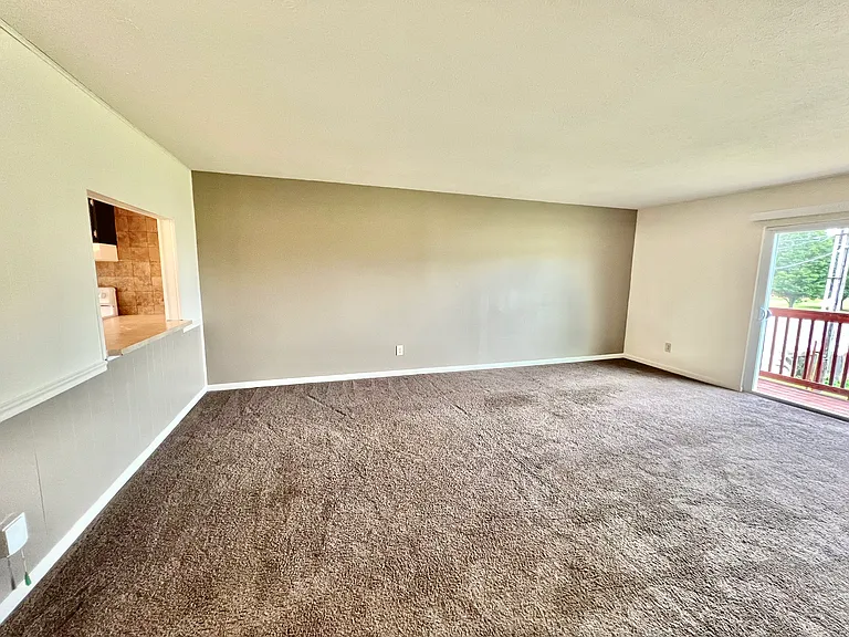 Mayfair Apartments — Photo 79