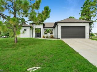 2902 Villa Ave S, Lehigh Acres, FL 33976