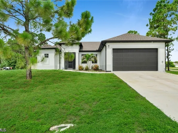 2902 Villa Ave S, Lehigh Acres, FL 33976