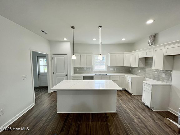 5th image of 107 Sagewood Drive
