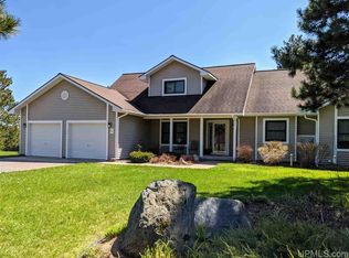 6 Red Fox Trl, Marquette, MI 49855