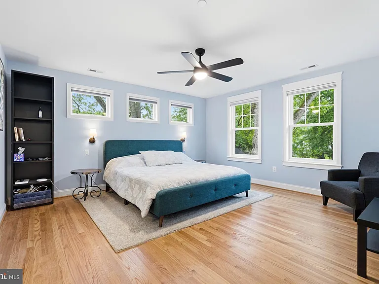1227 Clagett Dr — Photo 37