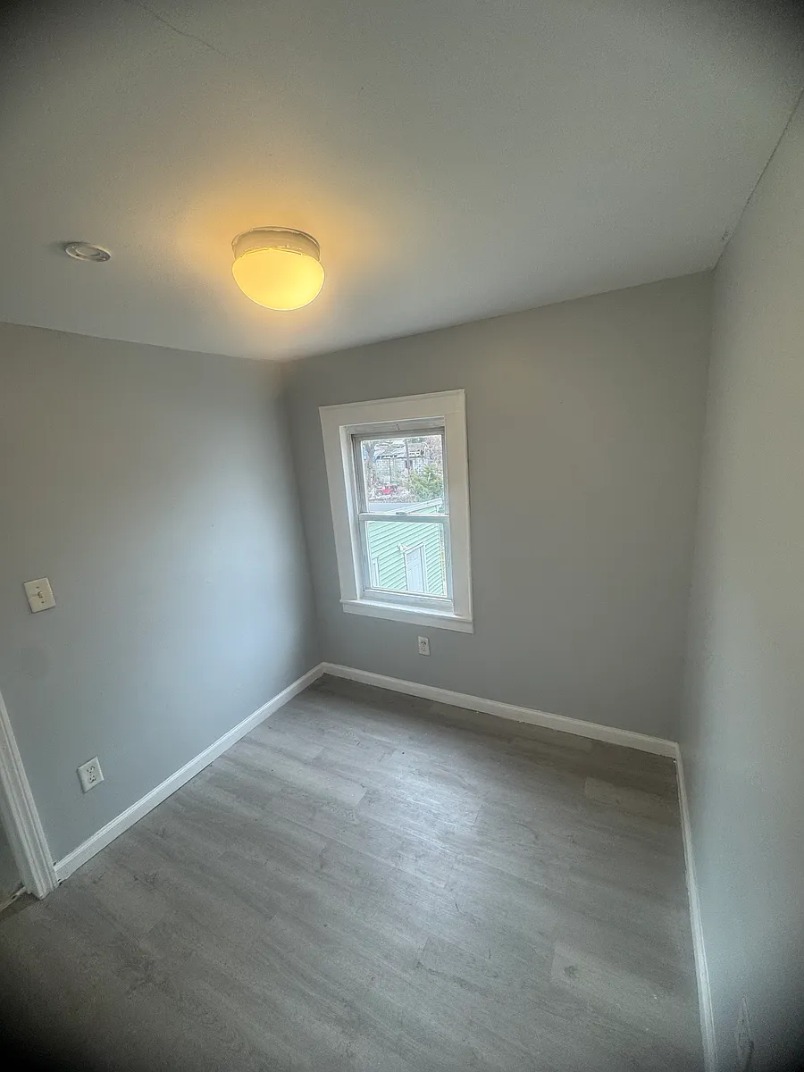 Building Photo - 114 Sylvan Ave #2
