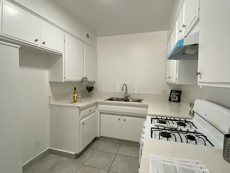 13071 San Fernando Rd #1 — Photo 8