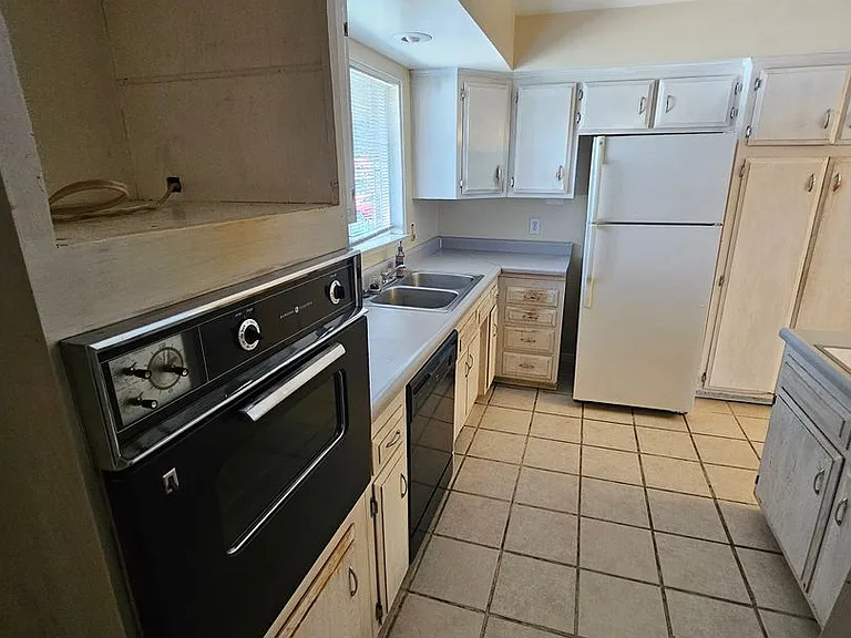 231 Galleron Way — Photo 5