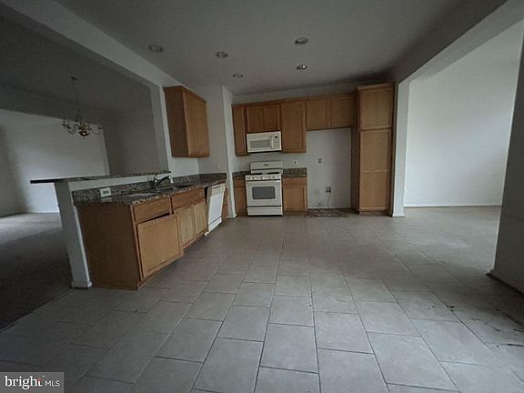 5th image of 8477 Hallie Rose St
