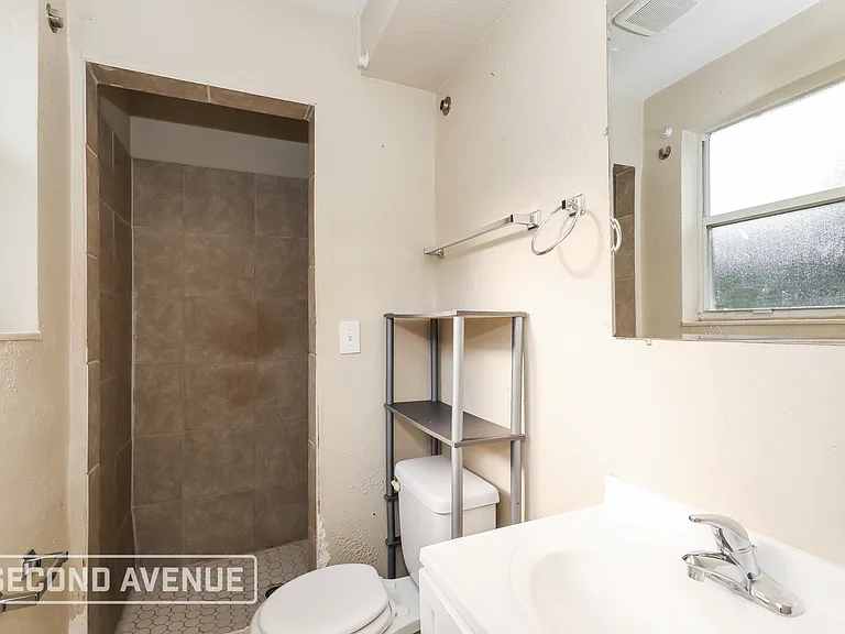 1320 Bretta St — Photo 11