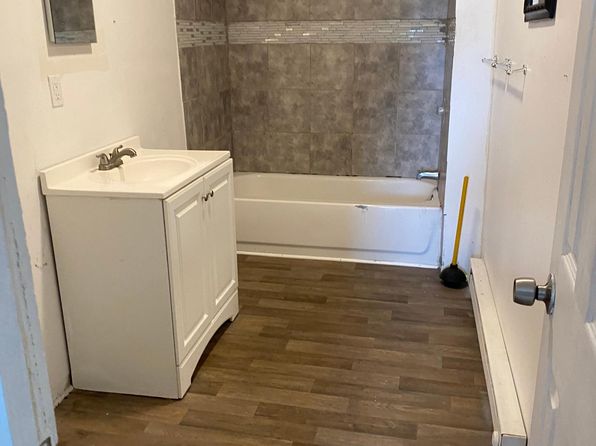 32 Camp St #2