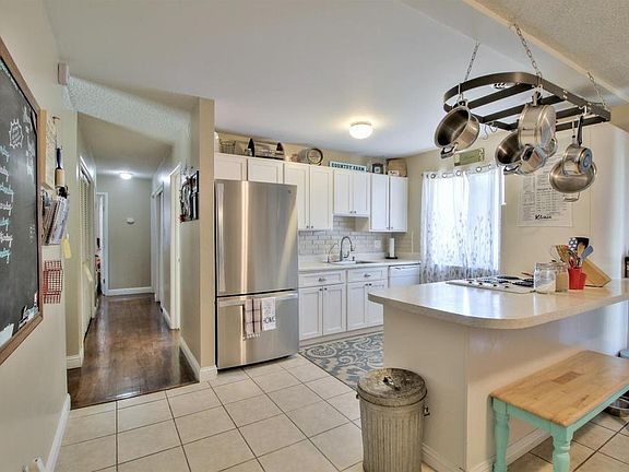 5th image of 1426 Jeffrey Dr