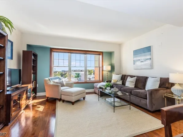 48 S Park St #418, Montclair Twp., NJ 07042