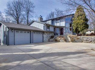 W264N4887 Bayberry Dr, Pewaukee, WI 53072