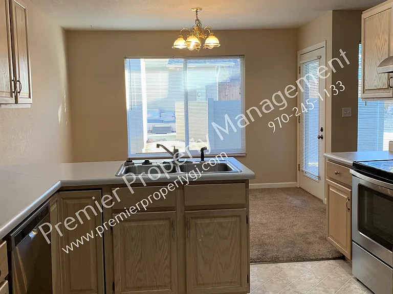 526 Rado Dr — Photo 5