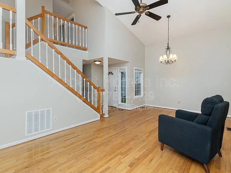 7579 Cross Gate Ln — Photo 6