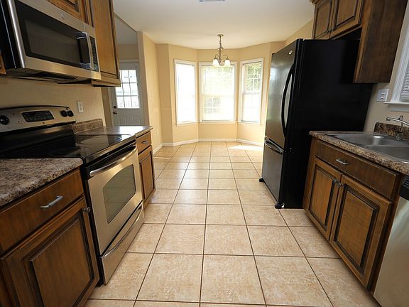 5th image of 5307 Vine Dr