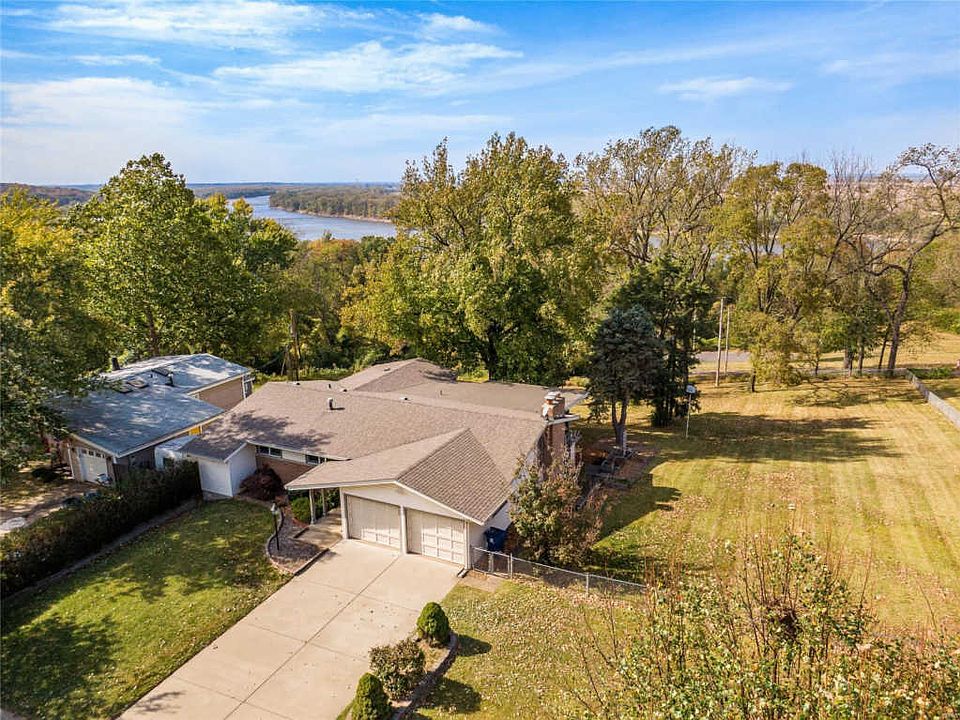 1st image of 1575 Bluff Dr