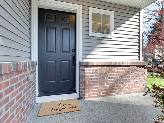 3rd image of 5121 203rd Street Ct E