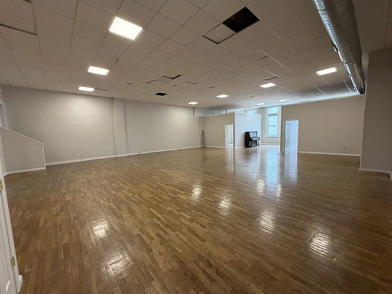 7 E Main St #7 — Photo 12