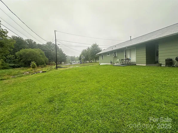 78 Hillview St, Brevard, NC 28712
