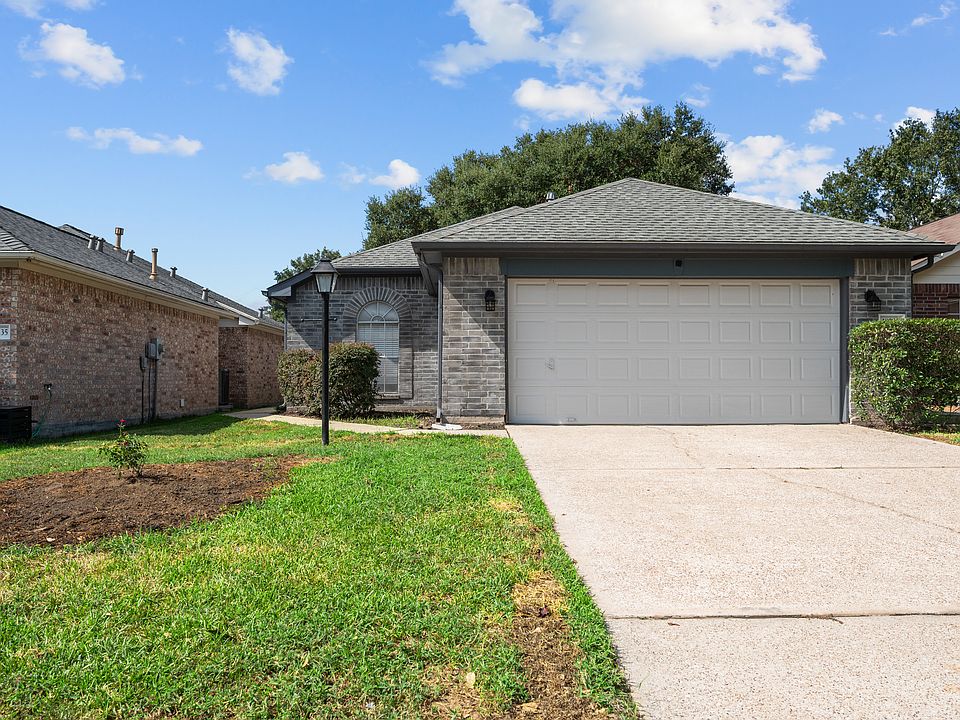 1st image of 18239 Beaverdell Dr