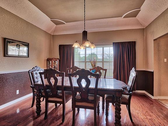 3rd image of 288 Burney Ln